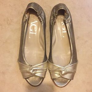 AGL Neutral Gold Wedge